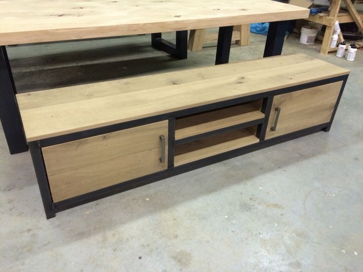 Лофт столы под ТВ , ТВ подставка все виды лофт мебели на заказ парты