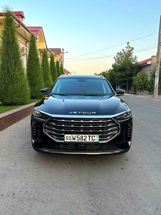 Jetour X70 PLUS 2022 год |1.6 Turbo| Черный цвет