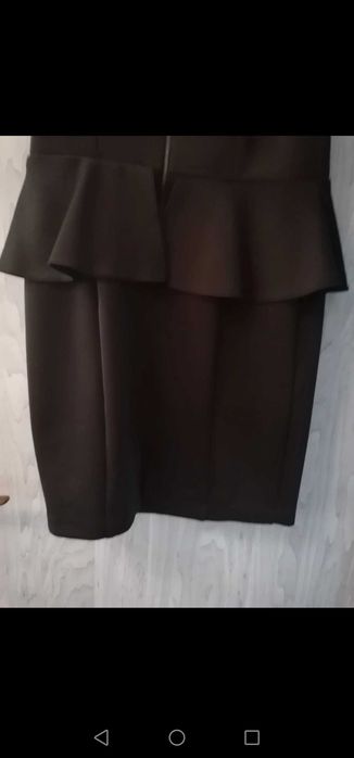 Rochie neagra cu peplum in talie