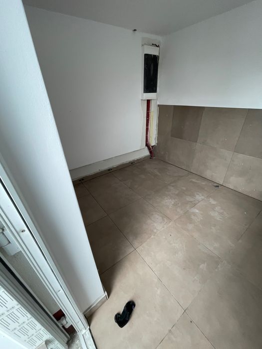 Construcții interioare exterioare , instalații electrice\sanitare.