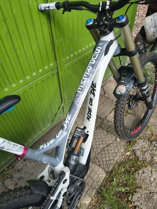 Commencal supreme v4 team 2018