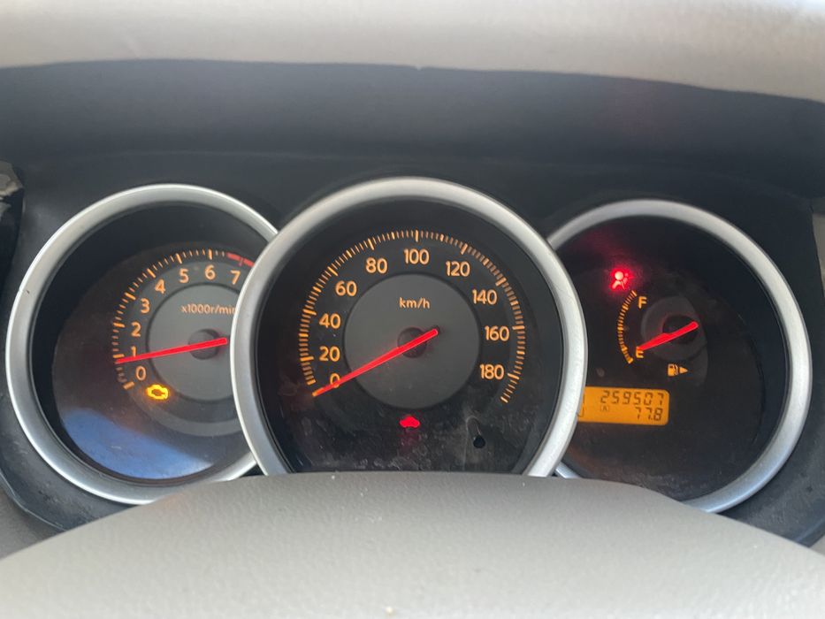 Продается Nissan Tiida. Есть хорошй  Торг.