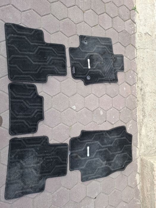 Продам коврики RAV4