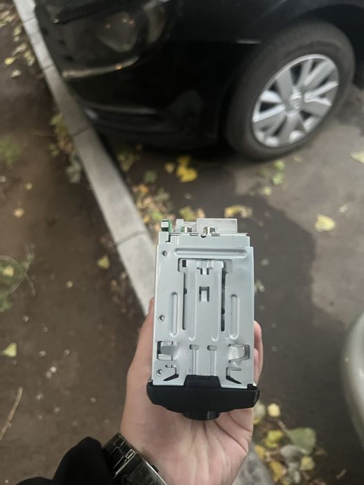 Магнитола Pioneer MVH-230BT