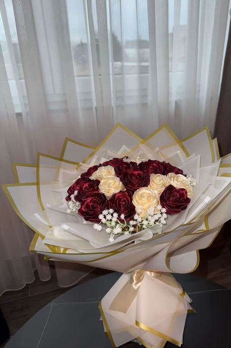 Buchet trandafiri din satin