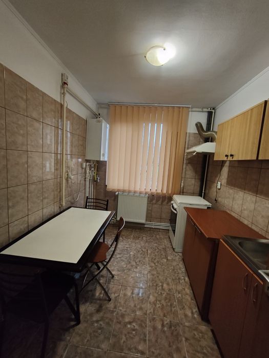 Inchiriez apartament 2 camere