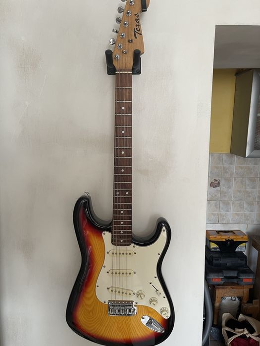 Продам электрогитару