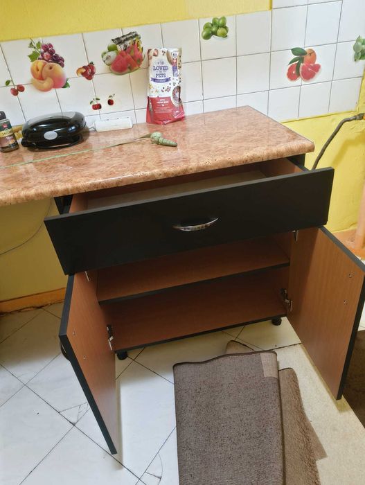 Vand mobila de bucatarie