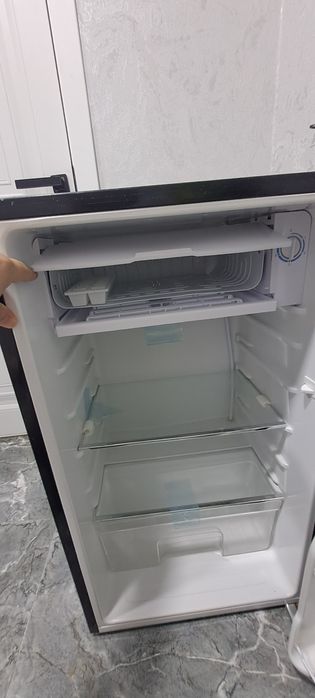 Loretto LRF‑G94BL sovutgichi (холодельник)