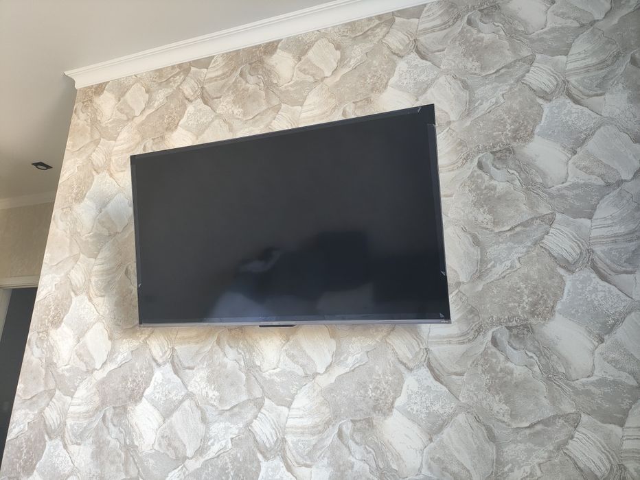 TCL QLED телевизор продам