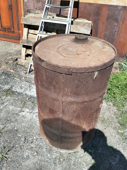 Продам бочку 200 литровый