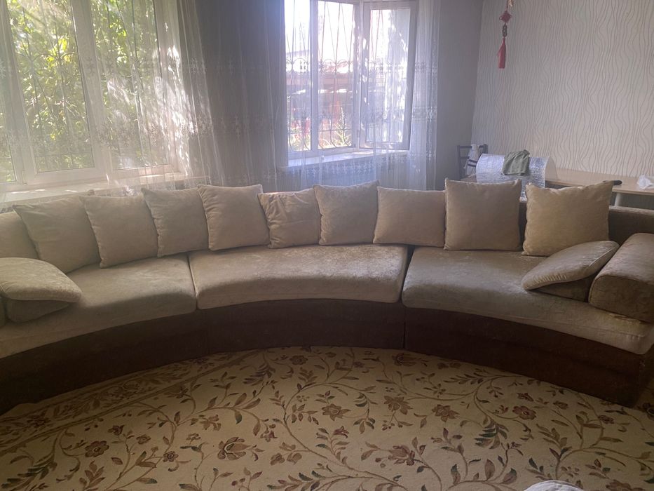 Продам диван полукруглый б/у