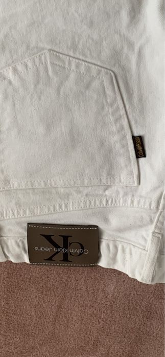 Blugi Calvin Klein ca noi