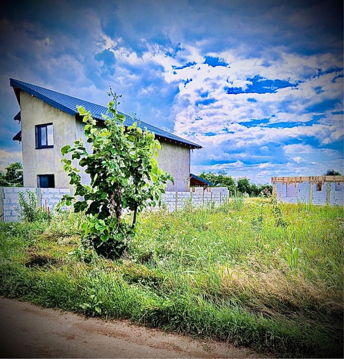 Teren de vanzare (intravilan si construibil) la doar 1 km de Targoviste (Ulmi)
