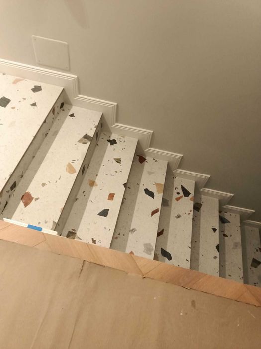 Constructii, Finisaje interioare si exterioare, Tencuieli Gleturi Zugraveli Gresie Faianta Parchet Montare usi Rigips Instalatii Reparatii Acoperisuri