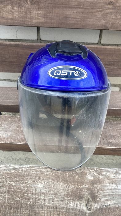 Продам каску мопед