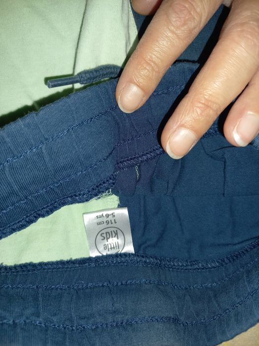 Дрехи от 104 до 134 .Всяко по 3лв.