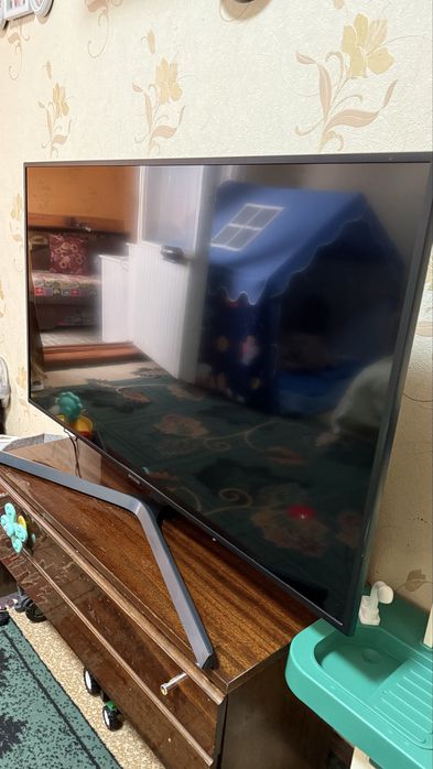 Продам телевизор Smart tv