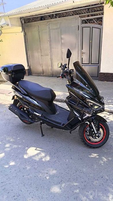 Мопед-скутер бензиновый "CAVALO" 150 cc
