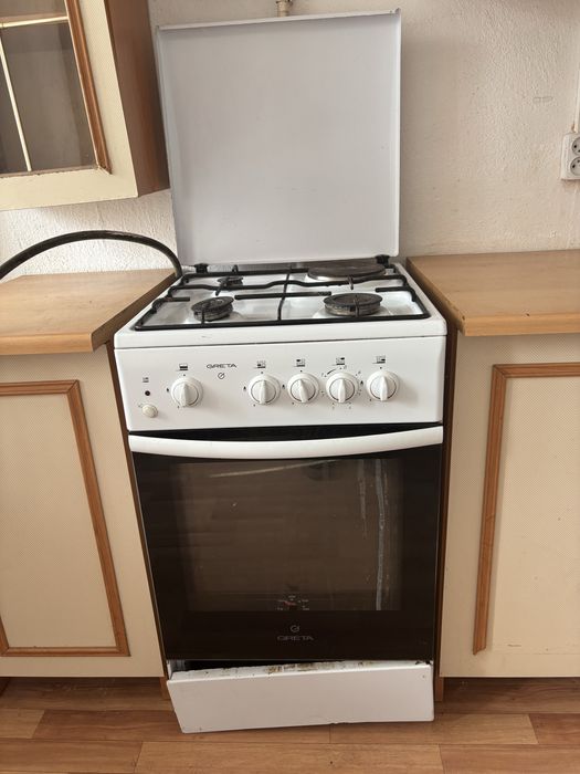 Продам газ плиту