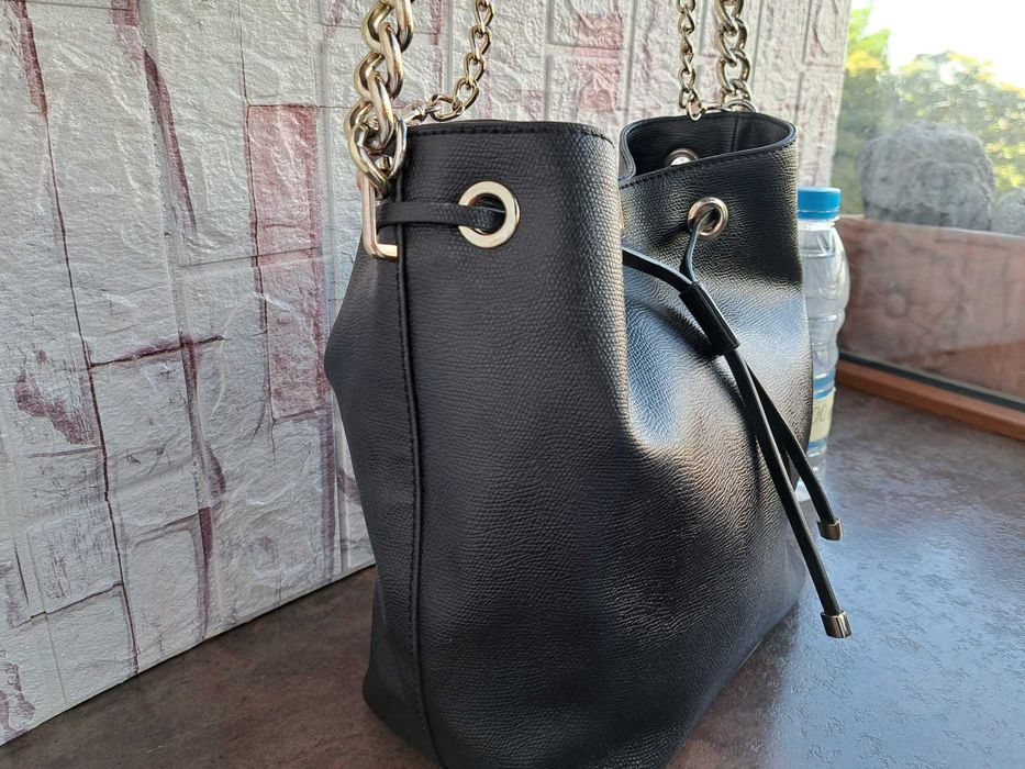 дамска чанта GUESS,черна чанта,гес