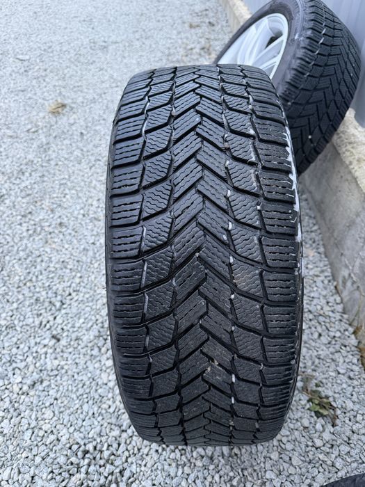 Roti tesla model s jante anvelope iarna 245 45 19 michelin 5x120