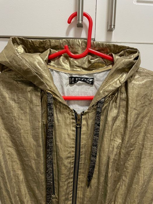 Лятно златисти Якенце