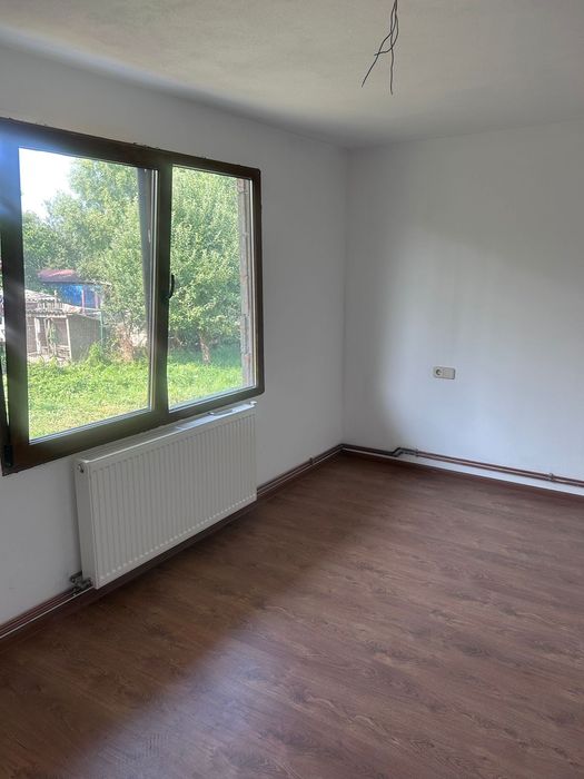 Casă Nouă + 5.760 mp Teren în Rădești, Argeș