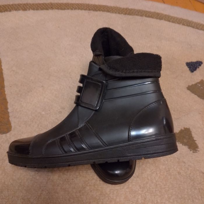 Резиновые полусапожки