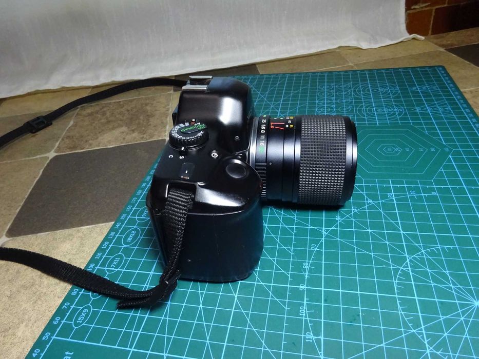 Aparat foto pe film 35 mm Yashica 109 Multi Program  SLR Camera