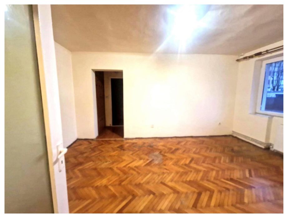 Vand apartamebt cu 2 camere
