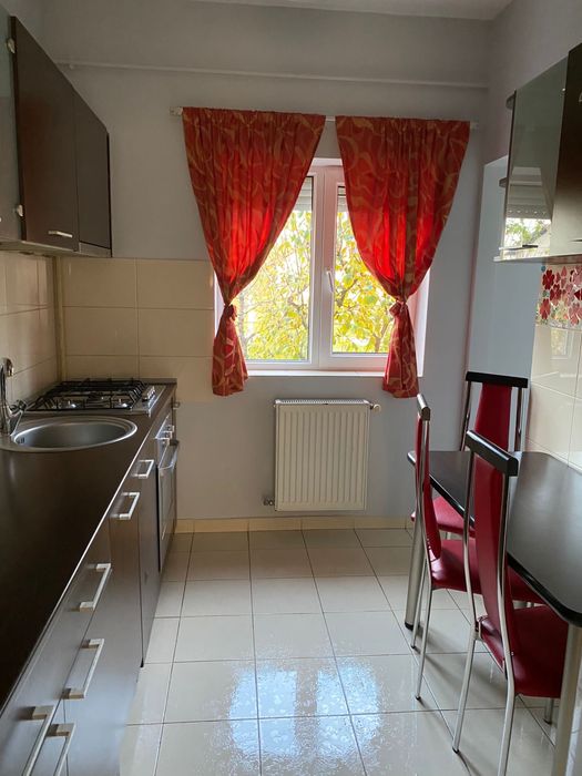 Apartament 3 camere de inchiriat