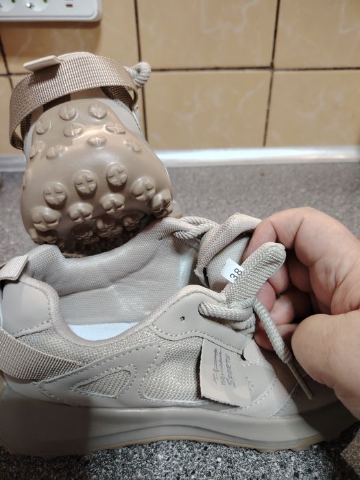 Adidași de sport damă la modă