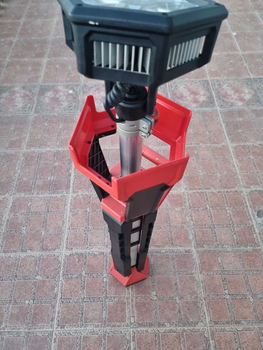 Milwaukee M18 SAL- LED фенер прожектор