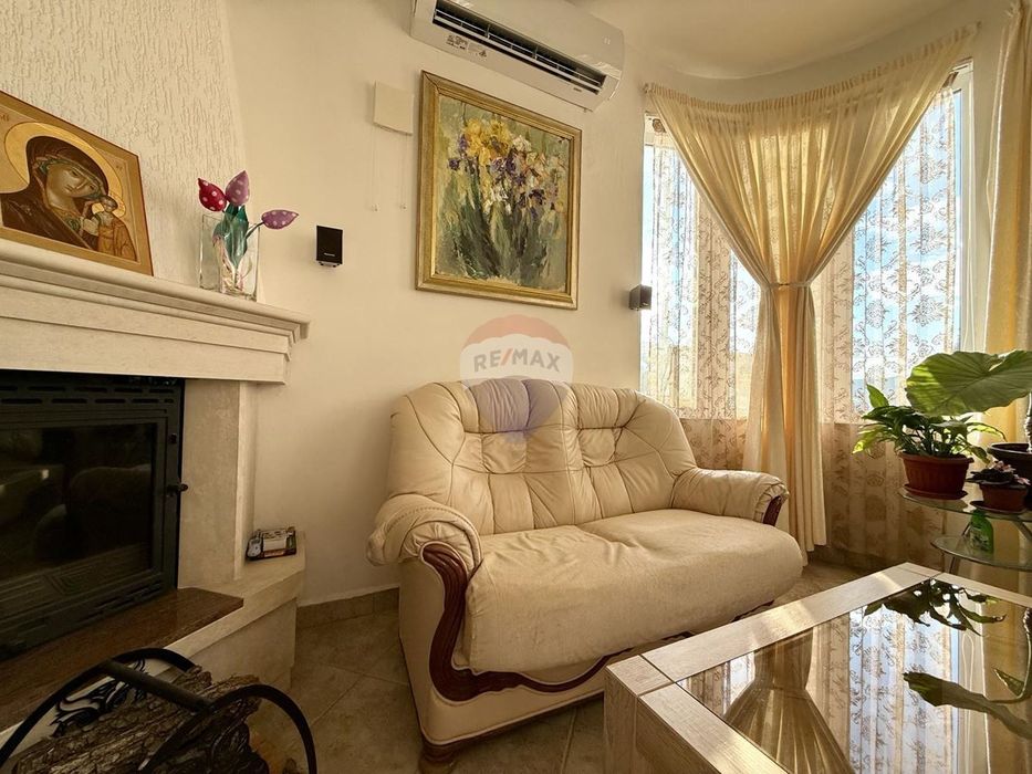 Къща с четири спални и планинска гледка за продажба, Балчик, Я.И.