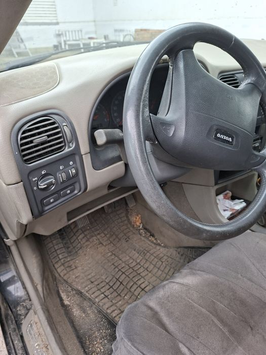 Автомобил "Волво" V40