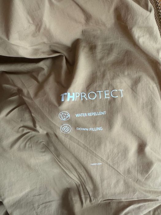 Пуховик Tommy Hilfiger L размер