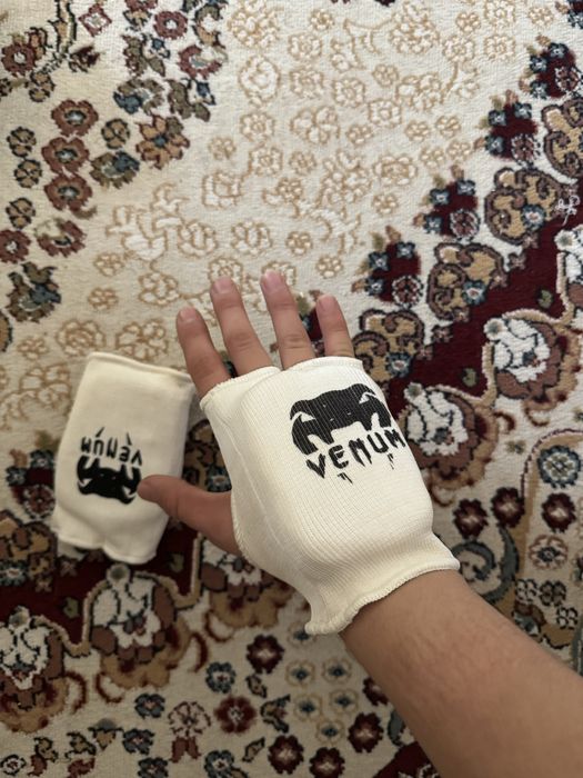 футы и перчатки продам б/у