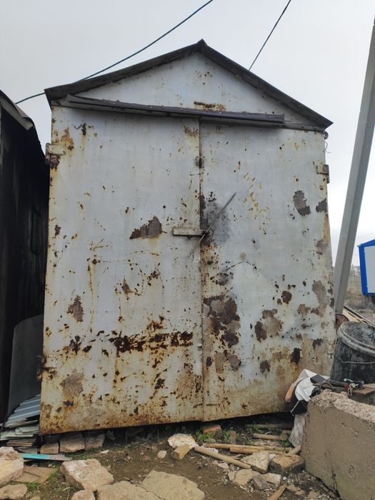 Будка железная продаётся