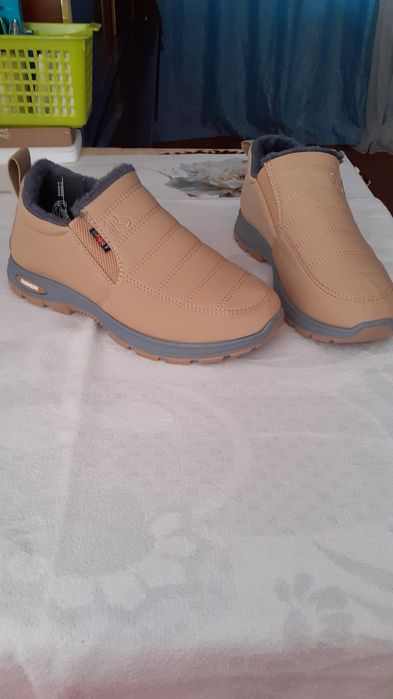 Продам ботинки 44 размер