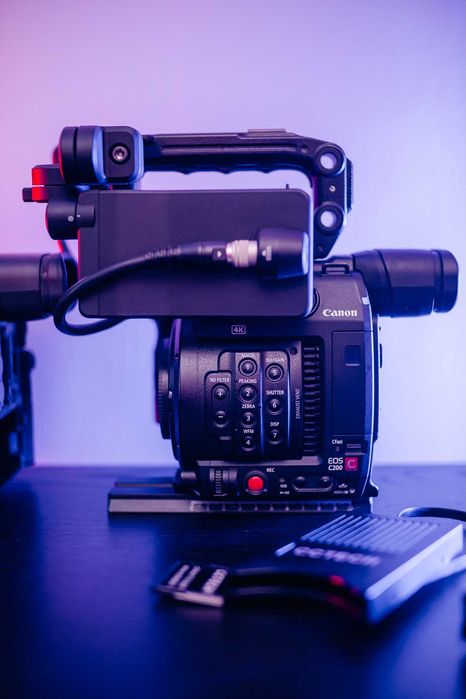 2x Canon C200 Cinema camera ( Pret redus pentru 2 saptamani)
