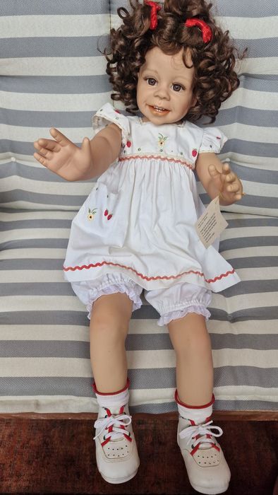 Papsusa Colectie, Judith by  Monika Levenig