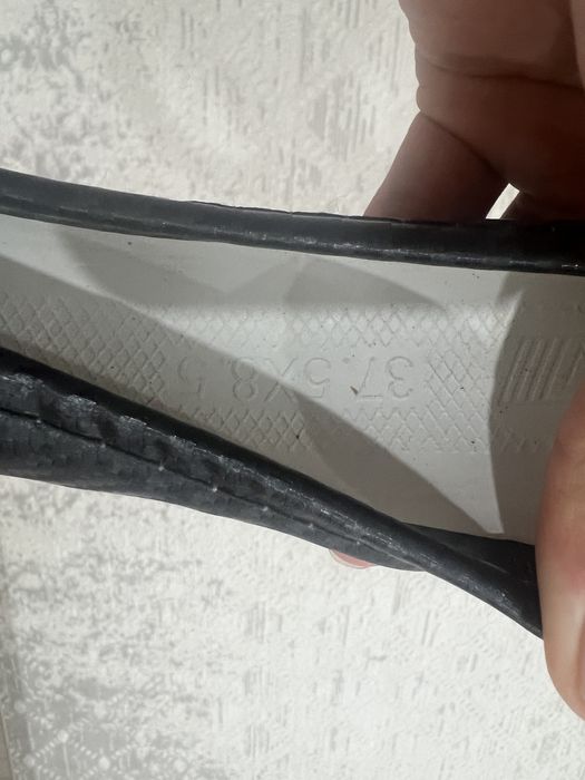 Продам чехол для руля / оплетка черная для руля .