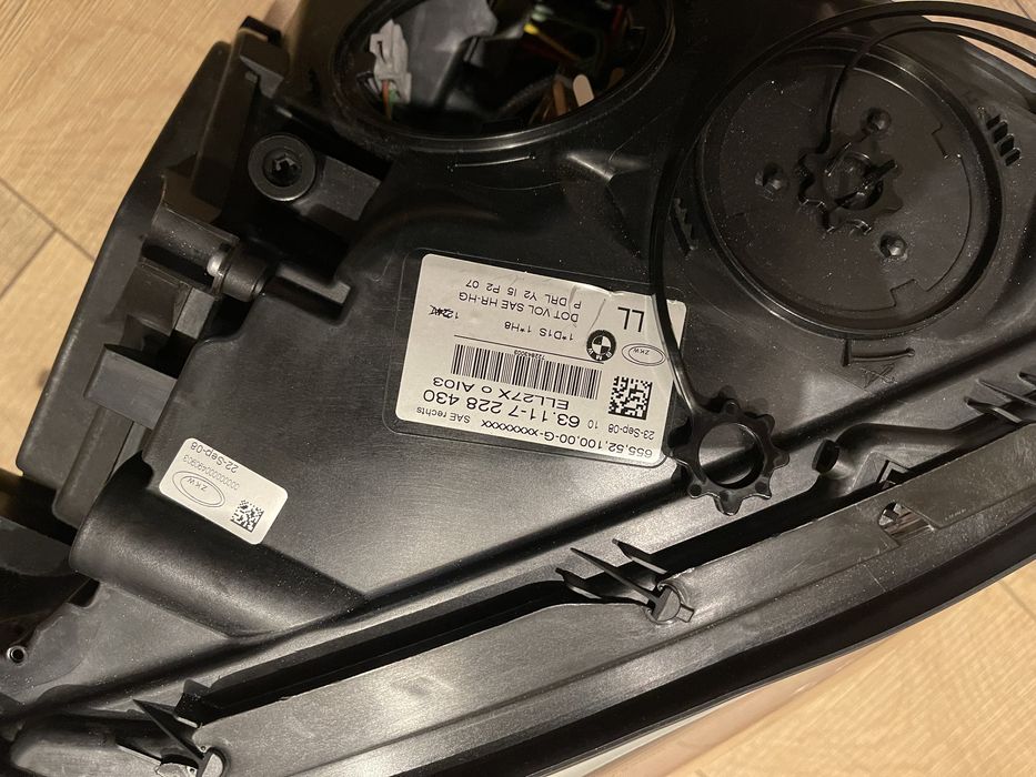 BMW серия 7 F01 F02 F04 Оригинален десен фар Bi xenon НОВ