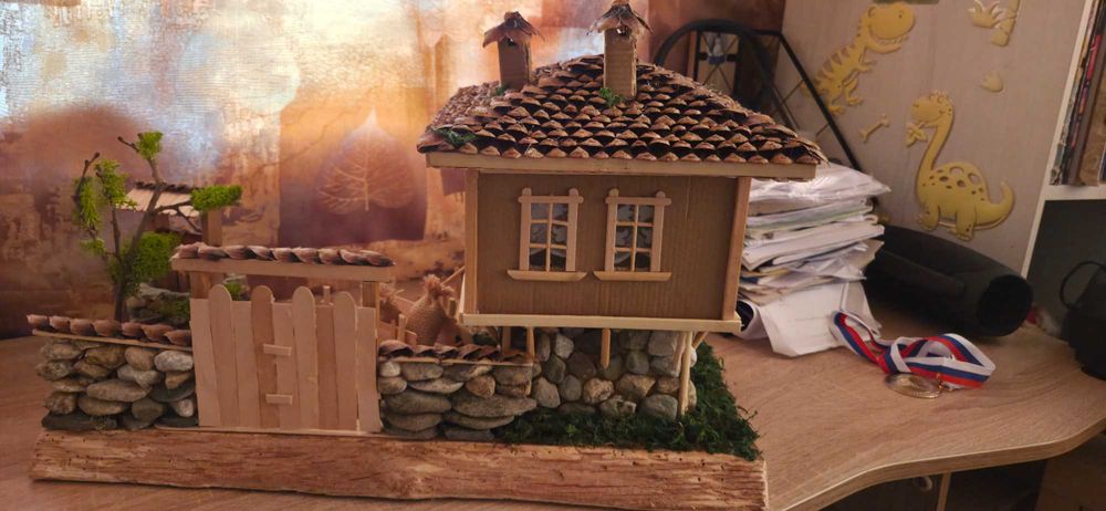 Продавам макет на възрожденска къща