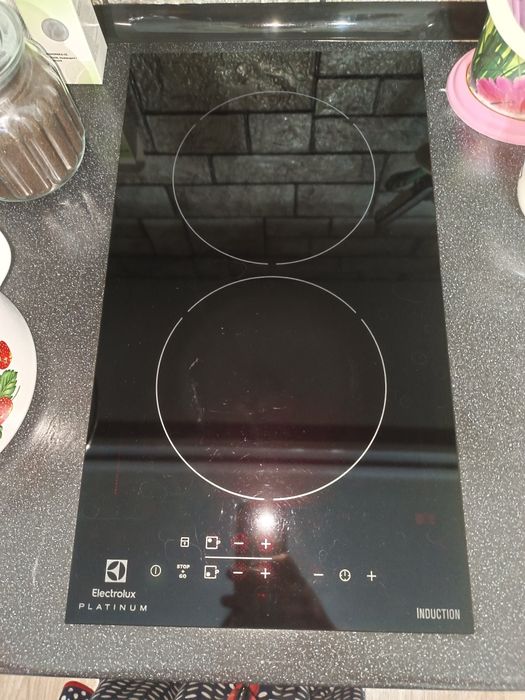 Продам электрическую плиту