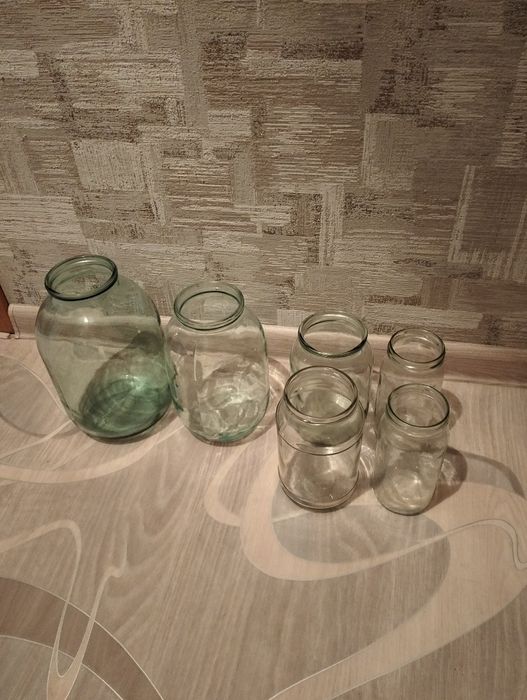 Банки стеклянные.  Есть  доставка.