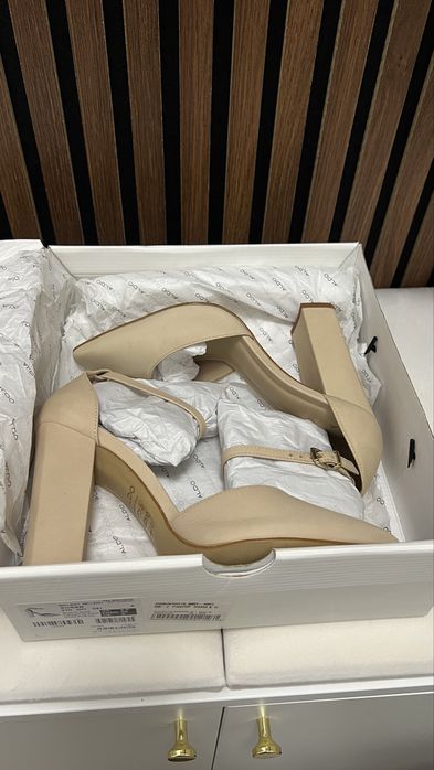 Pantofi ALDO din piele - Nude mărimea 39