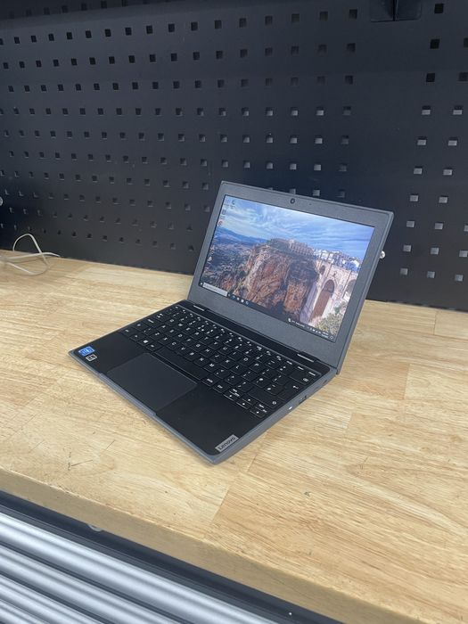 Laptop lenovo 100e