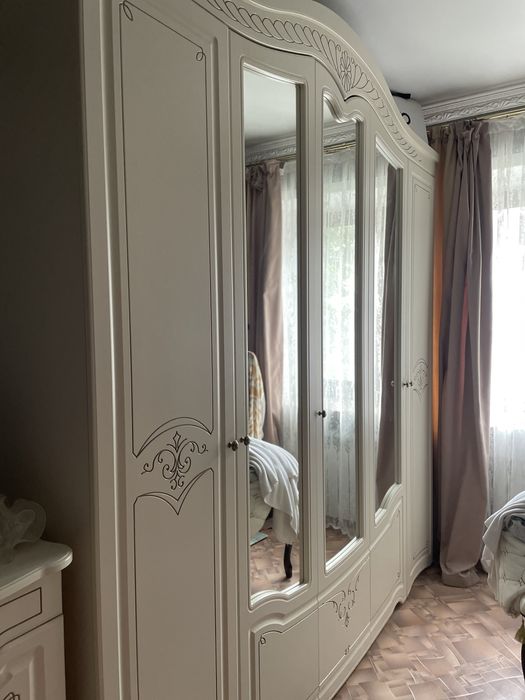 Продам спальный гарнитур